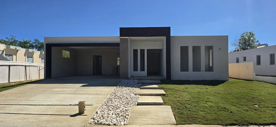 Nueva residencia en Aguadilla · 4 bedrooms · 2 bathrooms · Aguadilla, Aguacate · $585,000