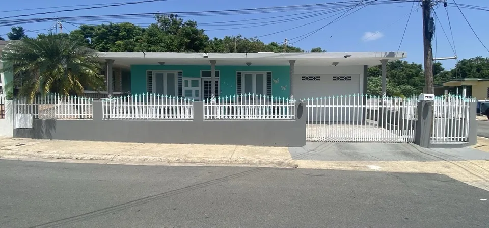 Casa en Vista Verde, Aguadilla · 2 habitaciones · 2 baños · Aguadilla, Vista Verde · $420,000